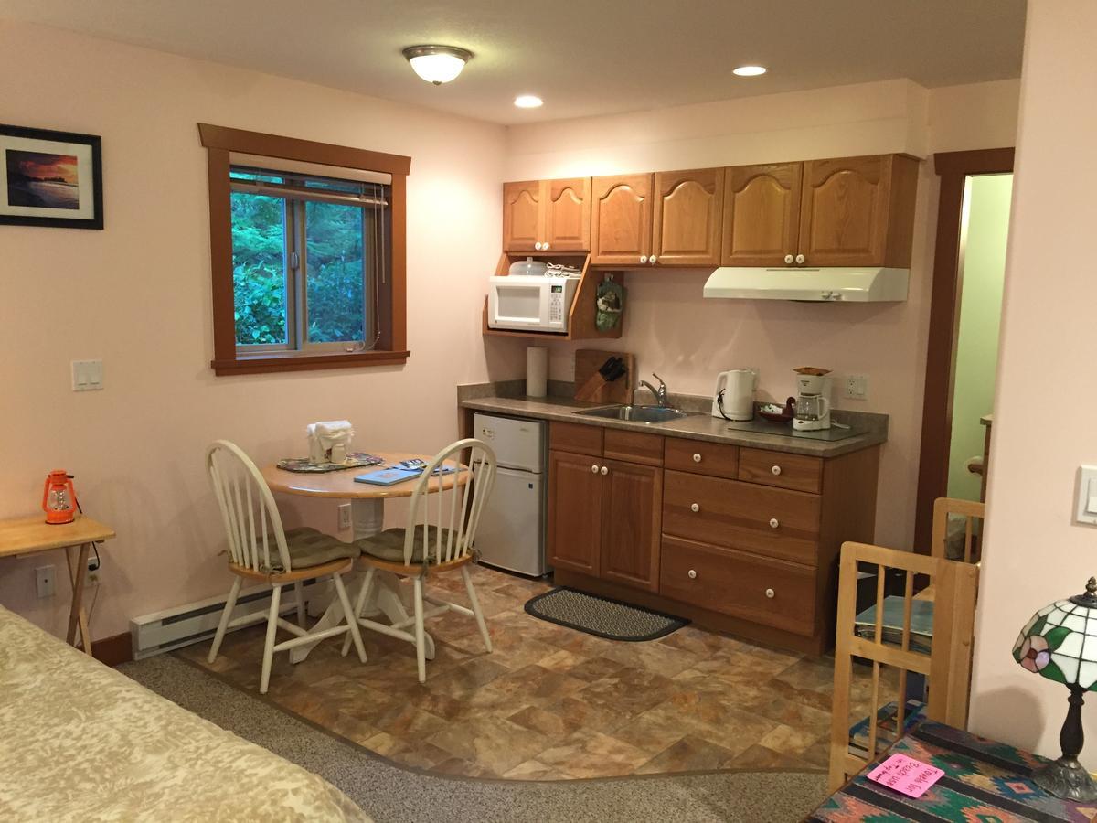 Summerhill Guest House Tofino Bagian luar foto