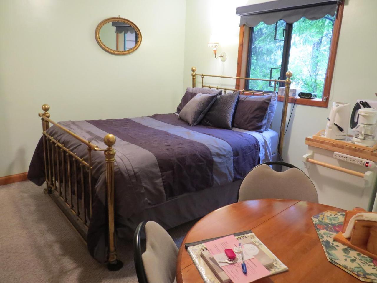 Summerhill Guest House Tofino Bagian luar foto