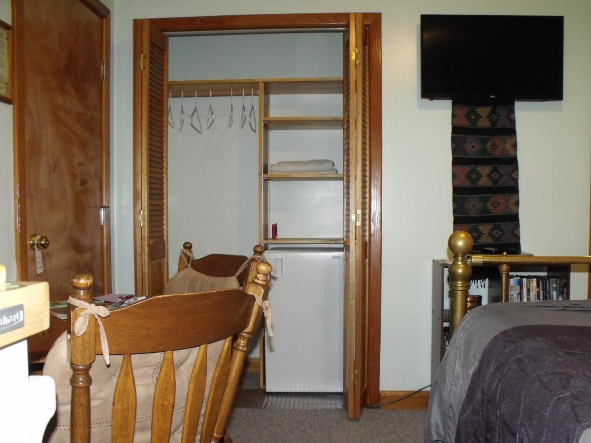 Summerhill Guest House Tofino Bagian luar foto